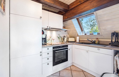 Hollern House | Apartment 'Arosa' with Private Terrace, Private Garden and Wi-Fi