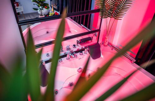 Craiova Apartment | Apartment de Lux Craiova Jacuzzi Pat Rotund Semineu Zona Ford