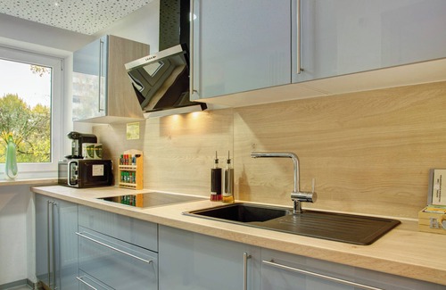 Neuburg Apartment | Apartment 'Neuburg 2 - New' with Balcony and Wi-Fi