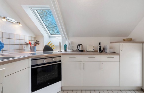 Rabenkirchen-Faulueck Apartment | Apartment 'am Park' with Shared Terrace and Shared Garden