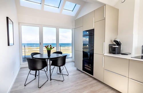 Kalifornien Apartment | Apartment 'Ferienwohnung Steuerbord' with Sea View, Balcony and Wi-Fi