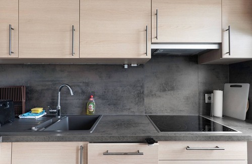 Gundelbach Apartment | Apartment 'Trollinger' with Shared Garden, Balcony and Wi-Fi