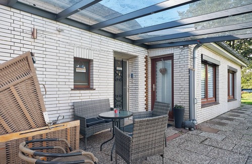 Wremen Apartment | Apartment 'Ruhig Gelegene Wohnung In Deichnähe' with Shared Terrace
