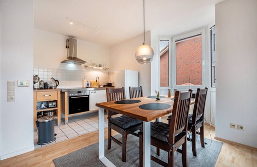 Wremen Apartment | Apartment 'Sonne, Wind Und Wetter' with Balcony