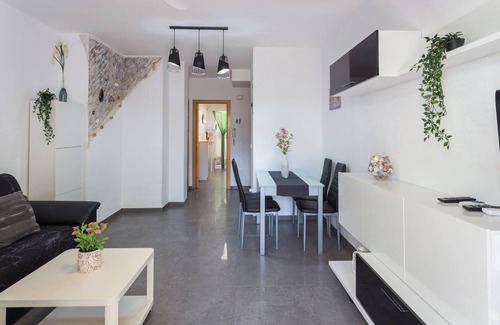 Xeraco Beach Apartment | Apartment 'Delfines' with Private Pool, Private Terrace and Wi-Fi