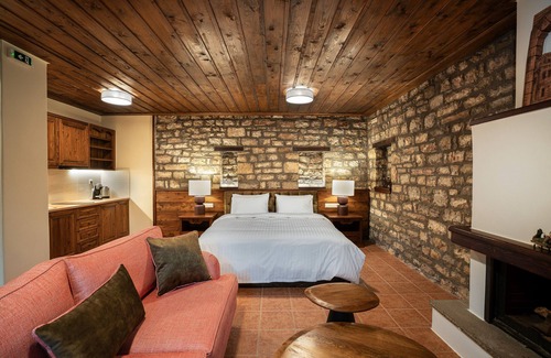 Potamia Apartment | Apartment 'Deluxe -Dryopi' with Mountain View, Private Terrace and Wi-Fi