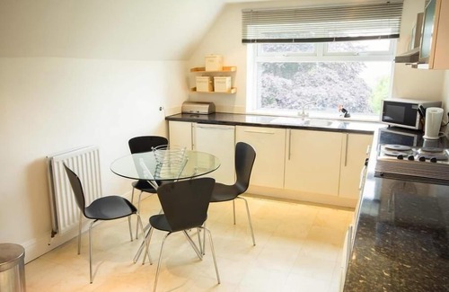 Gateshead Apartment | Apartment-Deluxe-Ensuite with Bath-Garden view