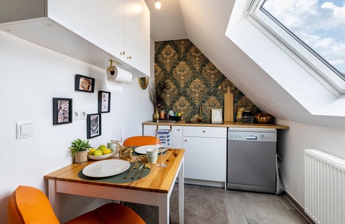 Duisburg Sud Apartment | Apartment 'Deluxe' with Wi-Fi and Air Conditioning