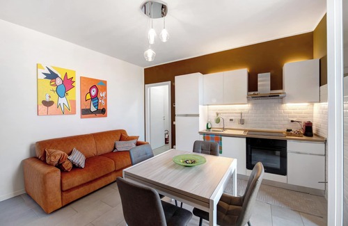 Senna Comasco Apartment | Apartment 'Diamond House' with Mountain View, Balcony and Wi-Fi