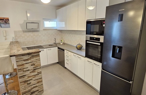 Montovjerna Apartment | Apartment Dijana - Luxury apartment with very friendly owners