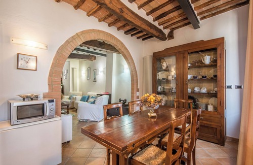 Monticiano Apartment | Apartment 'Dimora Tipica Toscana' with Wi-Fi