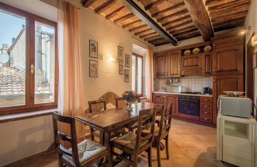 Monticiano Apartment | Apartment 'Dimora Tipica Toscana' with Wi-Fi