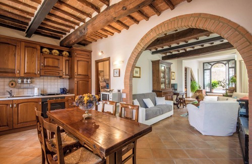 Monticiano Apartment | Apartment 'Dimora Tipica Toscana' with Wi-Fi