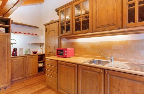 Bocenago Apartment | Apartment 'Dolomiti Deluxe - Bocenago' with Mountain View, Balcony and Wi-Fi