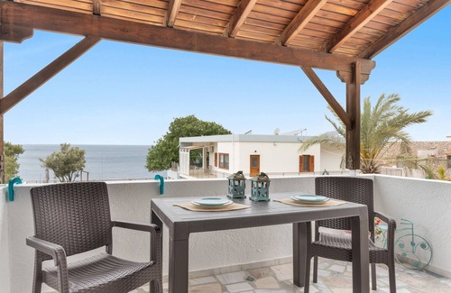 Panormos Apartment | Apartment 'Double Studio No 8' with Balcony, Wi-Fi and Air Conditioning