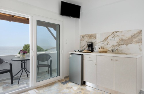 Panormos Apartment | Apartment 'Double Studio No 9' with Balcony and Wi-Fi