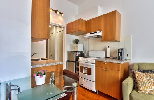 Quartier des Spectacles Apartment | Apartment downtown Montreal #4H