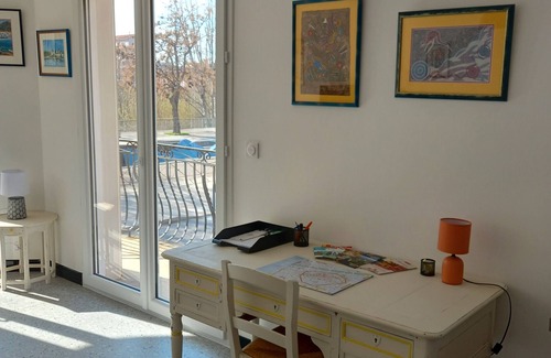 Clodion-Torcatis Apartment | Apartment 'Du Théâtre De' with Balcony, Wi-Fi and Air Conditioning