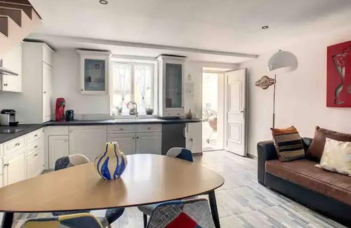 Petit Moisenay Apartment | Apartment 'Duplex' with Shared Terrace and Wi-Fi