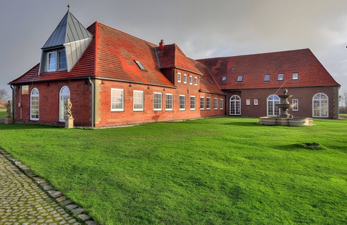 Horsbull Apartment | Apartment 'Emil Nolde Suite' with Shared Garden and Wi-Fi