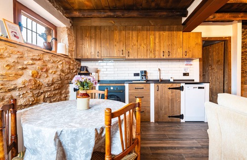Vilafranca House | Apartment 'El Nido' with Mountain View, Private Terrace and Private Garden