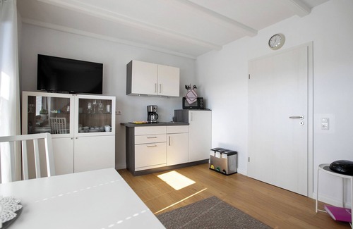 Meldorf Apartment | Apartment 'Edda 3' with Shared Garden, Balcony and Wi-Fi