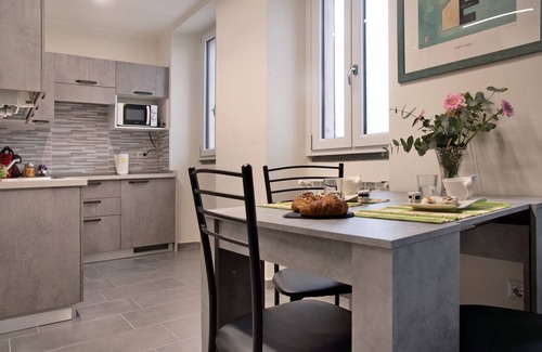 Luino Apartment | Apartment 'Efihouse Lago Maggiore' with Lake View, Shared Garden and Wi-Fi