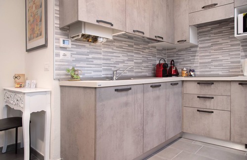 Luino Apartment | Apartment 'Efihouse Lago Maggiore' with Lake View, Shared Garden and Wi-Fi