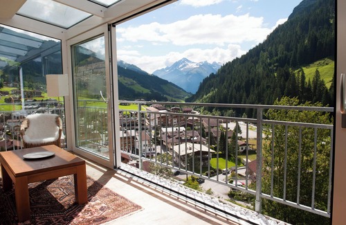Vorderlanersbach Apartment | Apartment Eggerfeld with winter garden, ski-in ski-out