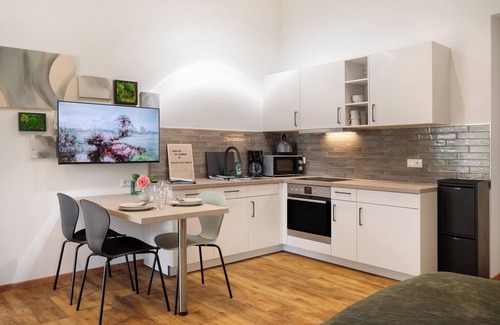Strohen Apartment | Apartment 'Eichengeflüster Kranichzimmer' with Shared Terrace, Shared Garden and Wi-Fi