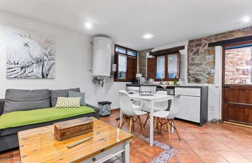 Santa Maria Apartment | Apartment 'El Ablanu, Jacuzzi Y Vistas' with Mountain View, Private Terrace and Wi-Fi