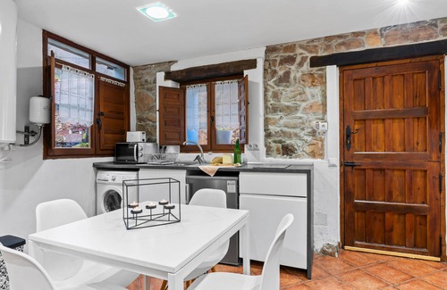 Santa Maria Apartment | Apartment 'El Ablanu, Jacuzzi Y Vistas' with Mountain View, Private Terrace and Wi-Fi