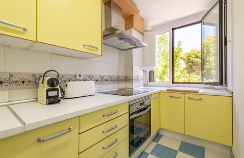 Puerto de Pollensa Apartment | Apartment 'El Barco' with Balcony and Wi-Fi