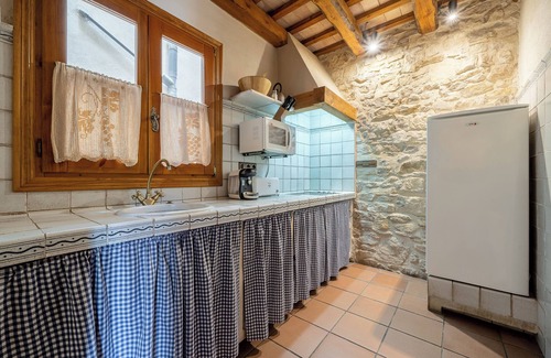 Conesa Apartment | Apartment 'El Clos 2' with Balcony and Wi-Fi
