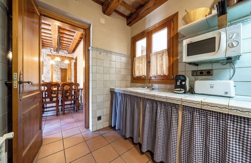 Conesa Apartment | Apartment 'El Clos 2' with Balcony and Wi-Fi