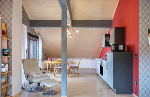 Schotten Apartment | Apartment 'Elkes Ferienappartment' with Shared Garden, Balcony and Wi-Fi