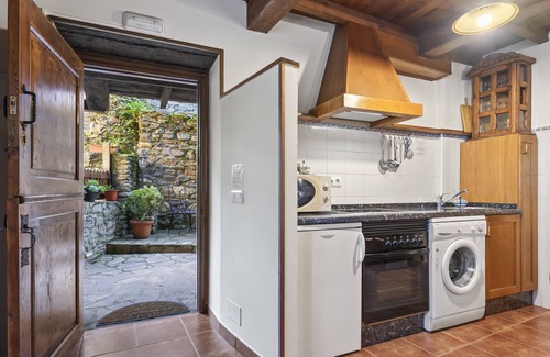 Villacibran Apartment | Apartment 'El Cueto' with Mountain View, Private Terrace and Wi-Fi