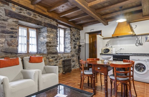 Villacibran Apartment | Apartment 'El Cueto' with Mountain View, Private Terrace and Wi-Fi