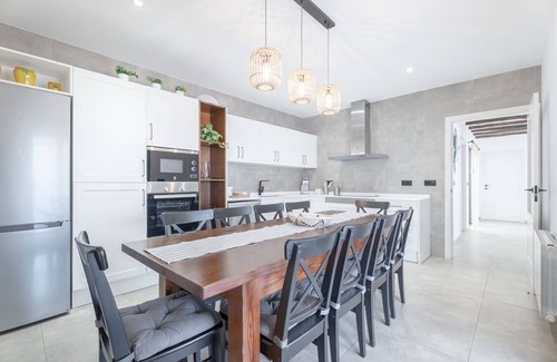 Vall d'Alba Apartment | Apartment 'El Secret De Marco' with Mountain View, Wi-Fi and Air Conditioning