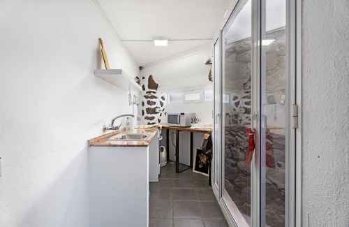 Frontera Apartment | Apartment 'El Submarino C' with Sea View, Shared Terrace and Wi-Fi