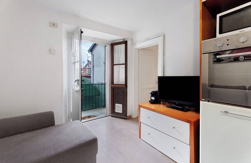 Baveno Apartment | Apartment 'Elisa' with Balcony and Wi-Fi