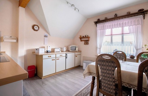Meldorf Apartment | Apartment 'Ellen' with Shared Terrace, Shared Garden and Wi-Fi