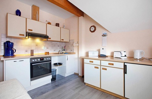 Meldorf Apartment | Apartment 'Ellen' with Shared Terrace, Shared Garden and Wi-Fi
