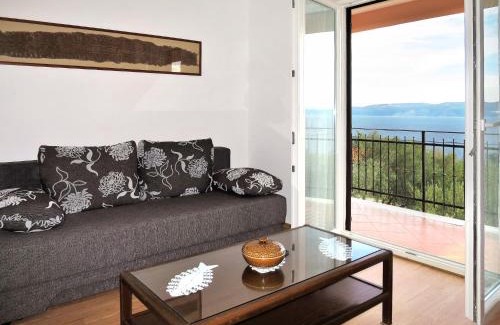 Ravni Apartment | Apartment Elsa-1 by Interhome