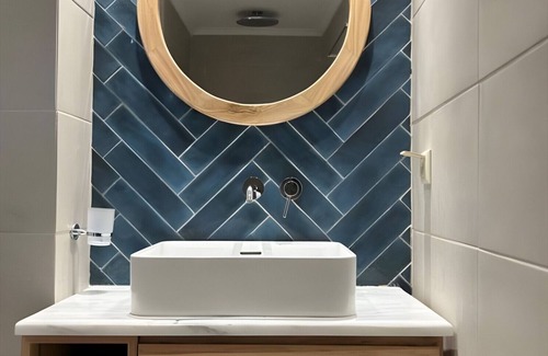 Lixouri Apartment | Apartment 'Emelia' with Sea View, Wi-Fi and Air Conditioning