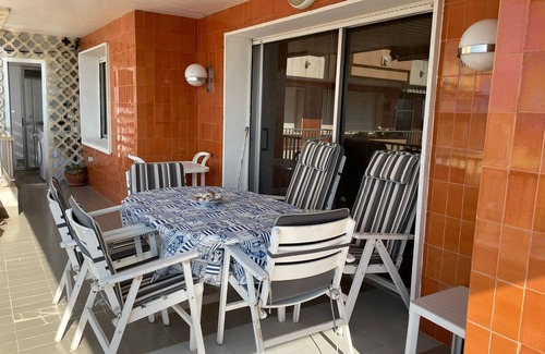 El Roc de Sant Gaieta Apartment | Apartment 'En Primera Línea De Mar' with Sea View, Shared Pool and Wi-Fi