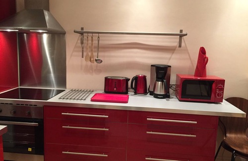 Zola - Pressense Apartment | Apartment-Ensuite with Bath-Courtyard view-2 CH-62M2