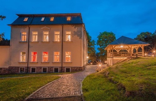 Colditz Apartment | Apartment-Ensuite with Shower-Burg Kriebstein