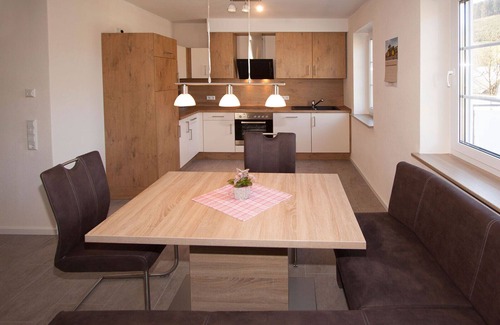 Lenne Apartment | Apartment 'Ente' with Mountain View, Private Terrace and Wi-Fi