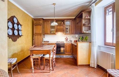 Messenano Apartment | Apartment 'Eremo Di Santo Apollinare' with Mountain View, Private Terrace and Wi-Fi